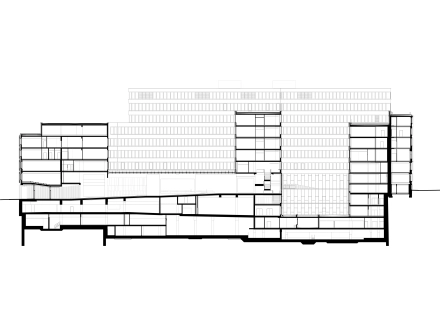 Schnitt durch das gesamte Gebäude.
